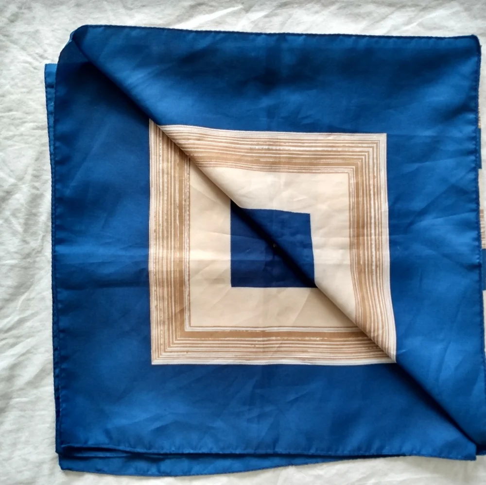 🔵 Border Scarf - Picture 4 of 7